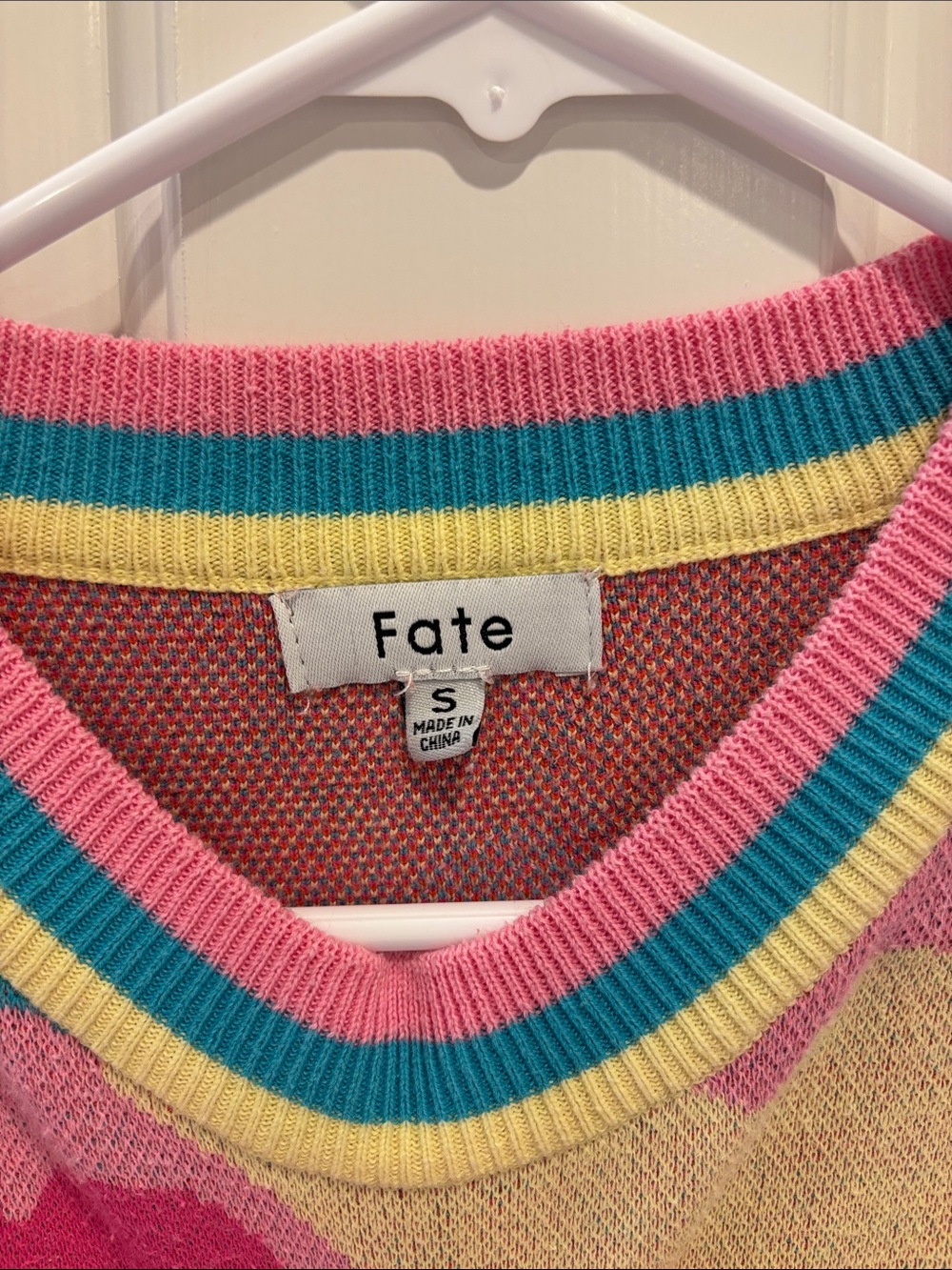 Colorblock Abstract Pattern Pink Sweater - Picture 2 of 3